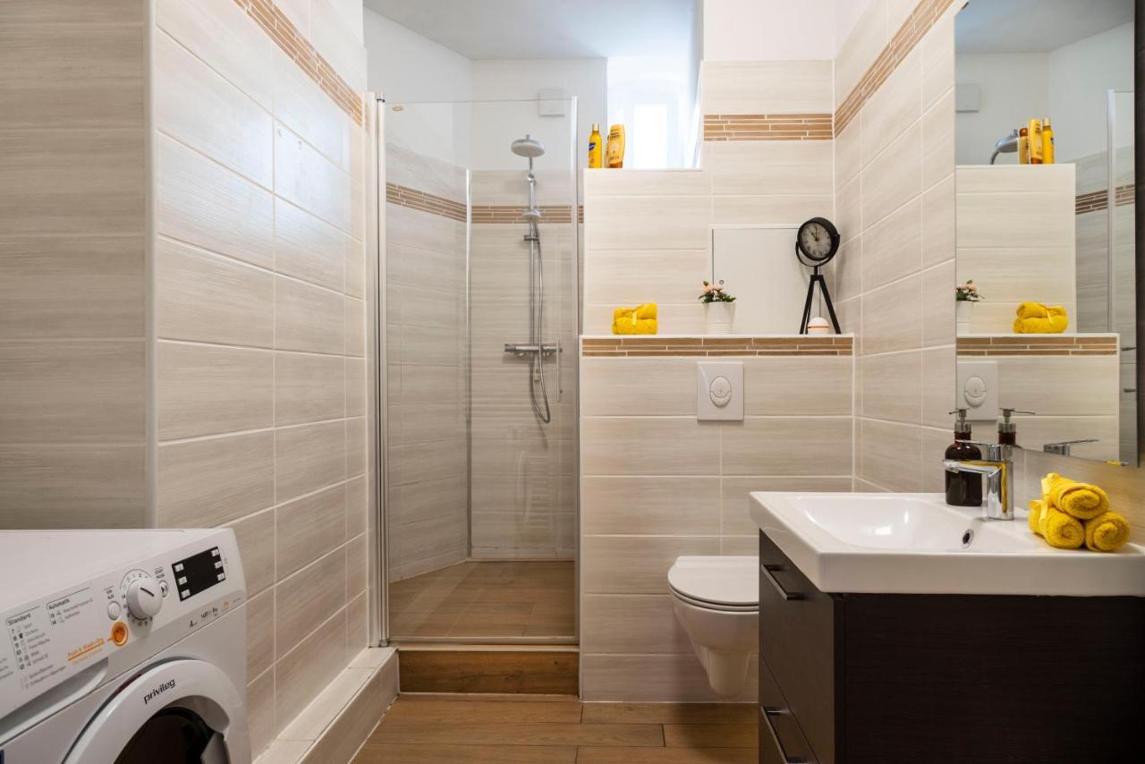Freshly Renovated 2Br&Lr+Walk-In Rainshower Berlim Exterior foto