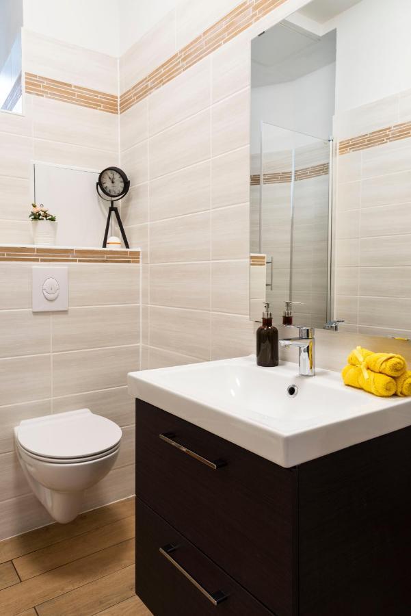Freshly Renovated 2Br&Lr+Walk-In Rainshower Berlim Exterior foto